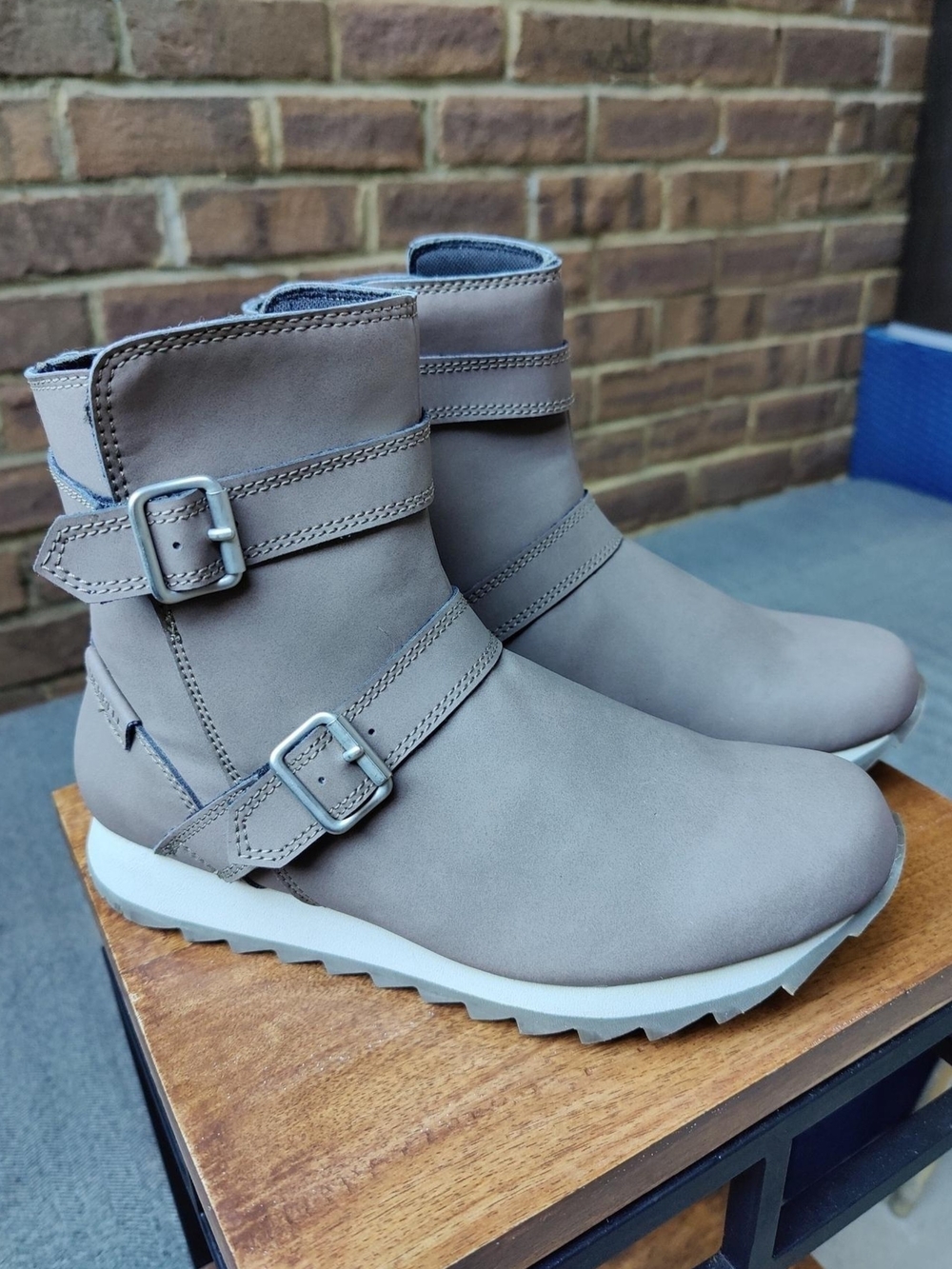 Merrell Alpine Buckle Boots Waterproof Side Zip Taupe Side Zip Gray Women's 7.5